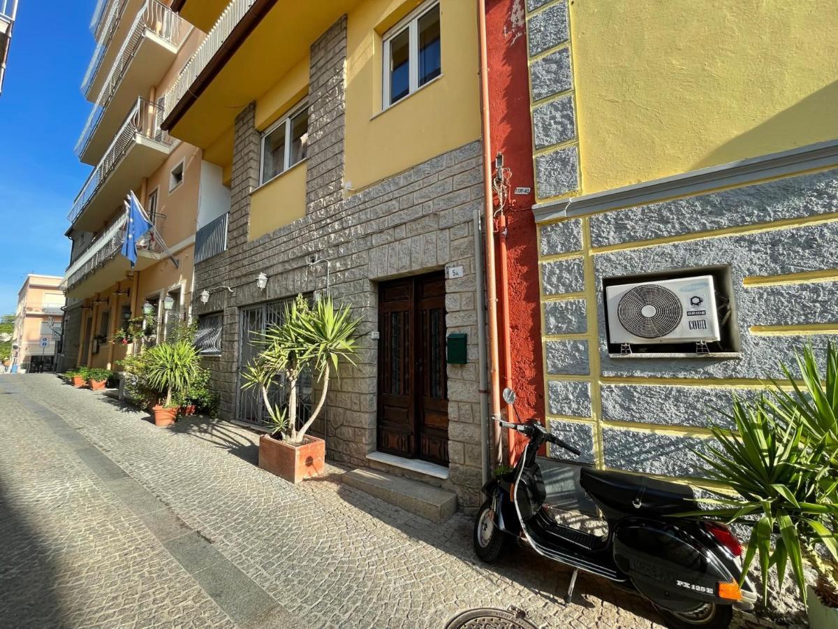 Back To The Past Apartment Olbia Exterior photo